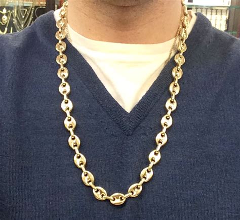 gucci link gold chain necklace.